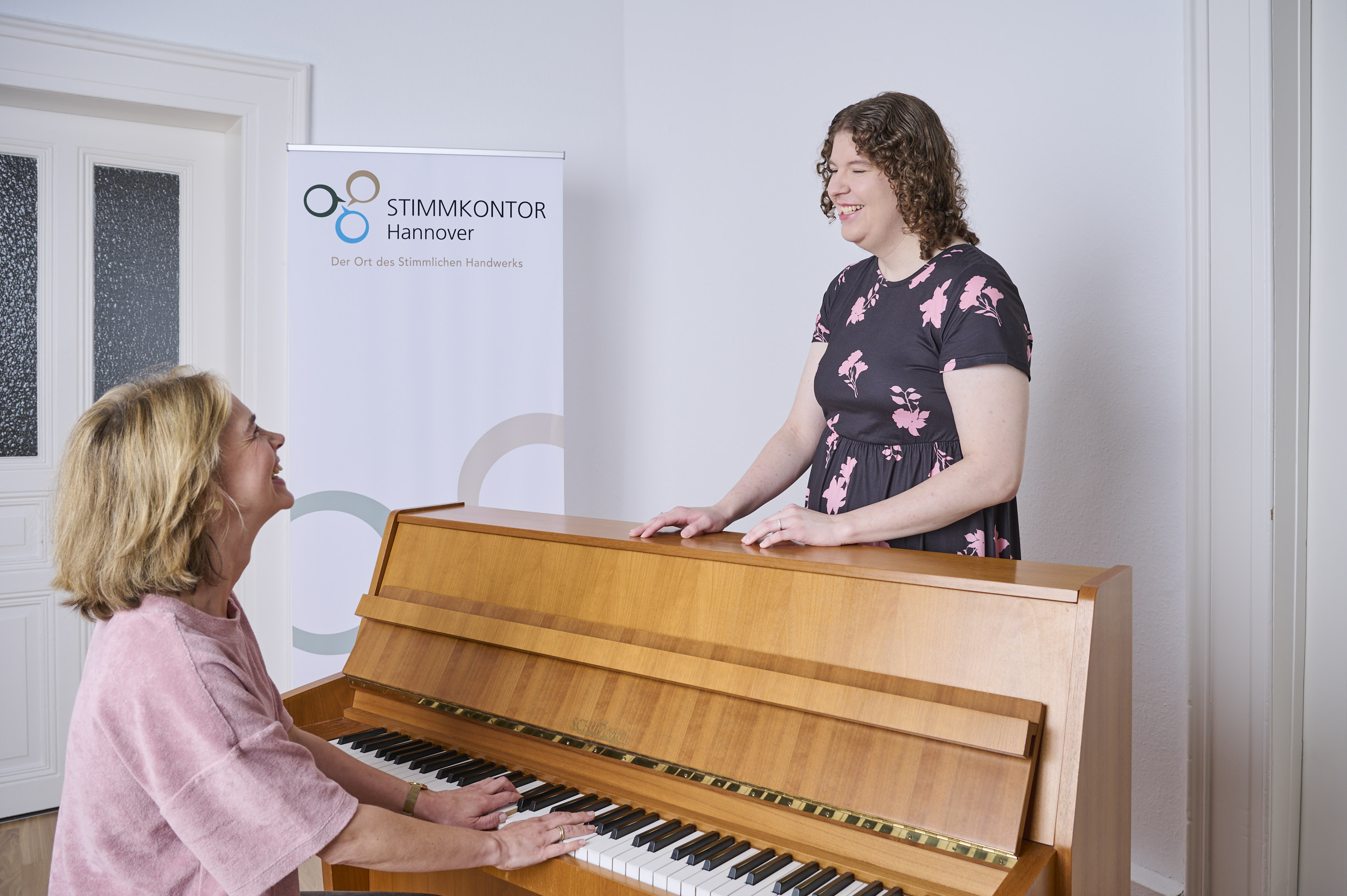 STIMMKONTOR Hannover Übung am Klavier STIMMKONTOR Hannover Übung am Klavier